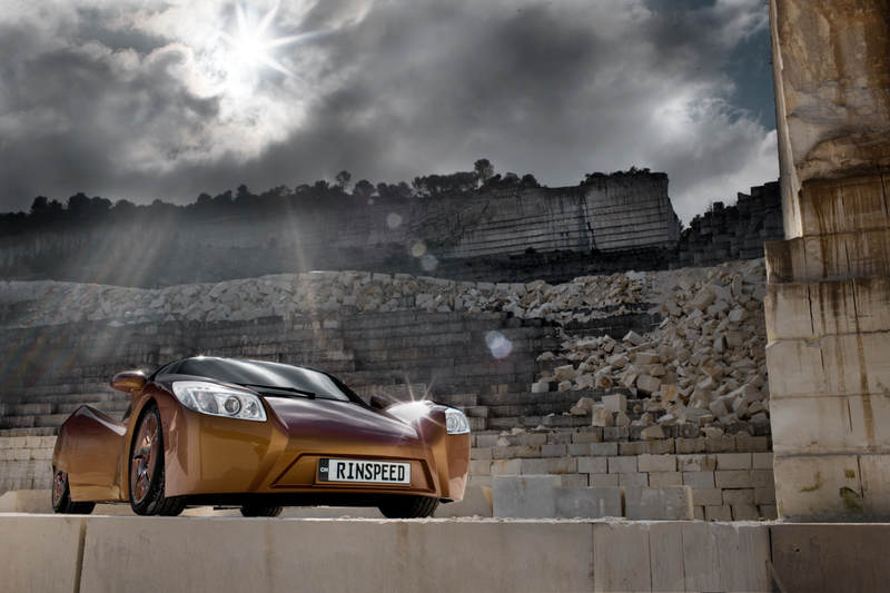 Illustration for article titled Rinspeed iChange Concept: Mighty Morphing Electric Changer